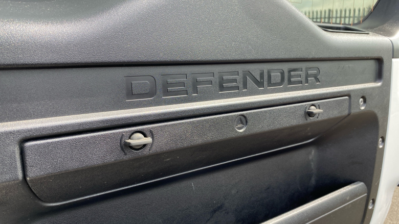 Land Rover Defender 90 Diesel 3.0 D250 Hard Top Auto